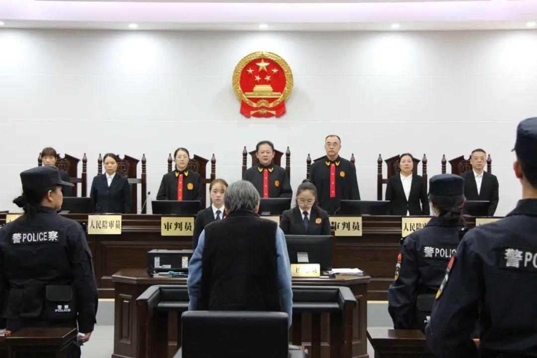 庭審現(xiàn)場(chǎng).jpg