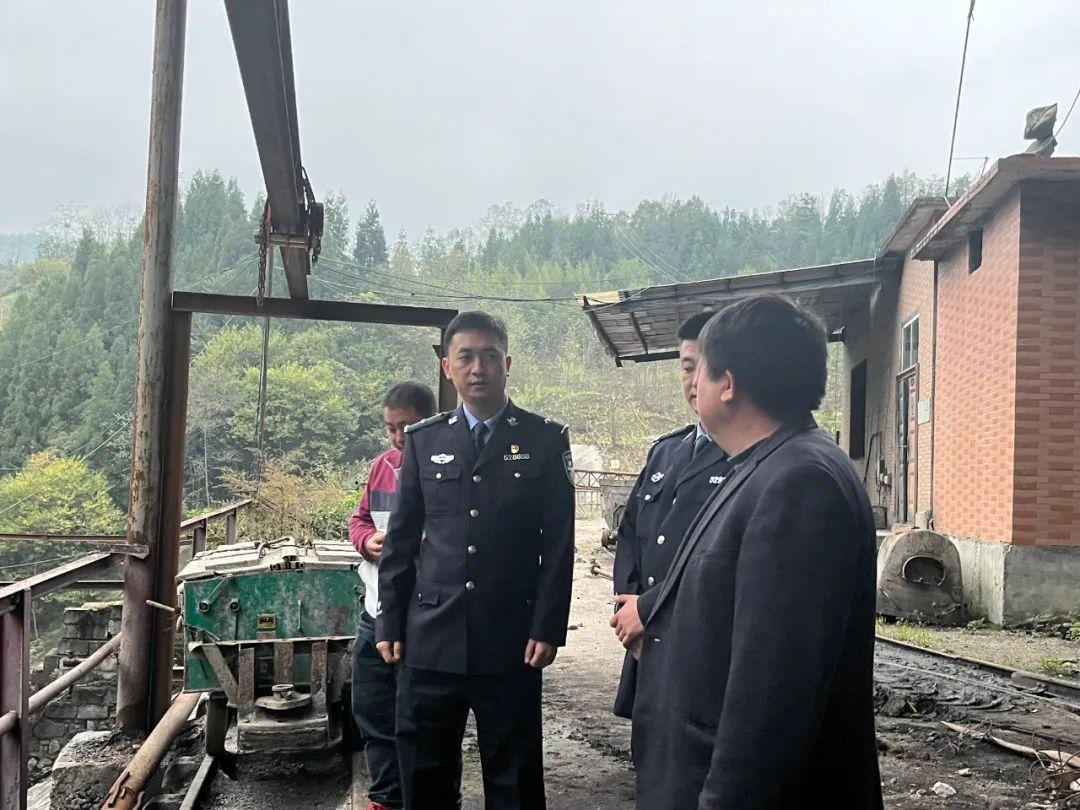 走訪(fǎng)取證.jpg
