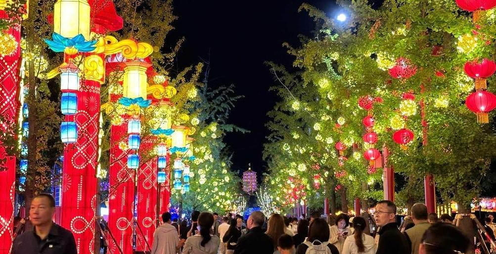 潮體驗(yàn)、微度假、熱IP——中秋節(jié)假期各地消費(fèi)市場(chǎng)掃描